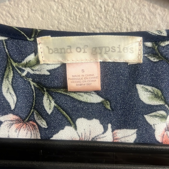 Band of Gypsies navy floral dress wrap around style - Picture 4 of 4